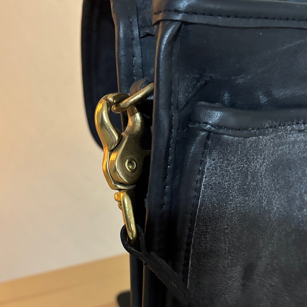 Coach Vintage Willis Black Leather Shoulder Bag - Picture 8 of 13